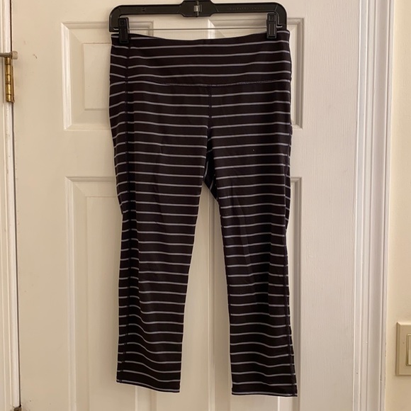 Athleta grey and black striped Capri legging - Picture 1 of 2